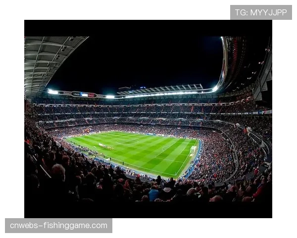 特写：门兴普鲁士公园球场，家庭看台区域的互动游戏直播画面首次接入全国性转播信号